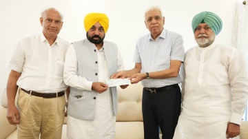 Dera-Beas-Contributed-Rs-2-Crore-To-The-chief-Minister-s-Relief-Fund-For-The-Flood-Affected-Areas